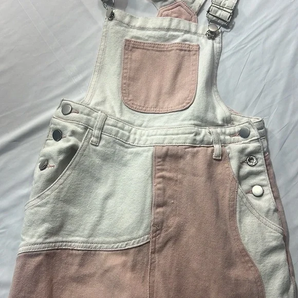 Cider pink and white overalls size small - Picture 10 of 10